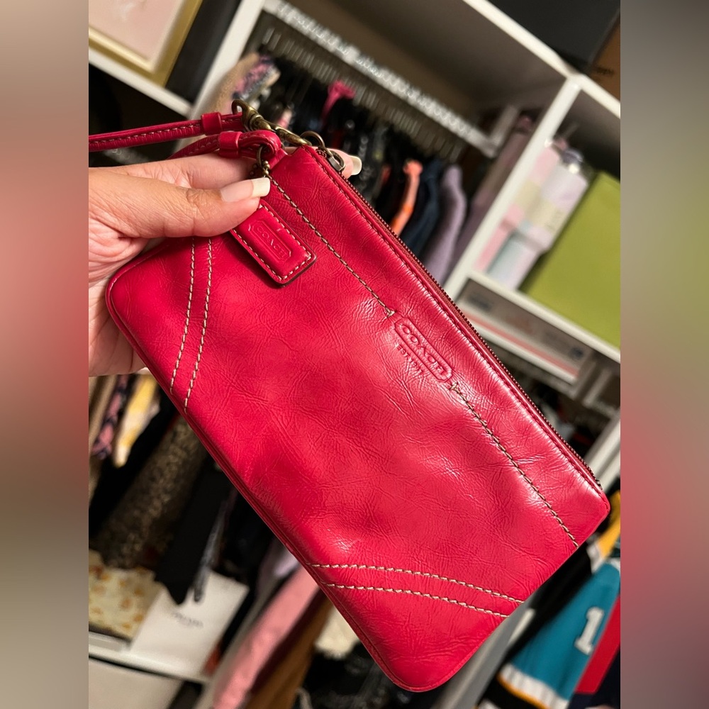 Coach 1941 Magenta Leather Clutch✨